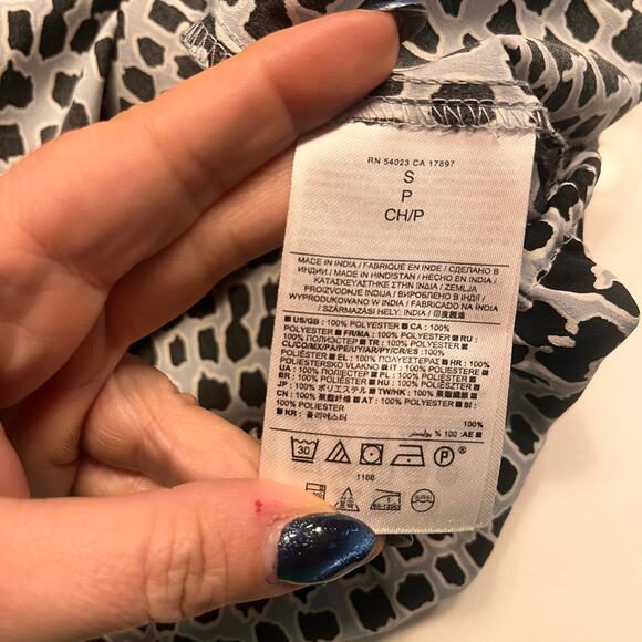 Banana Republic All Over Print Sleeveless Keyhole Blouse Top Size Small - Picture 4 of 7